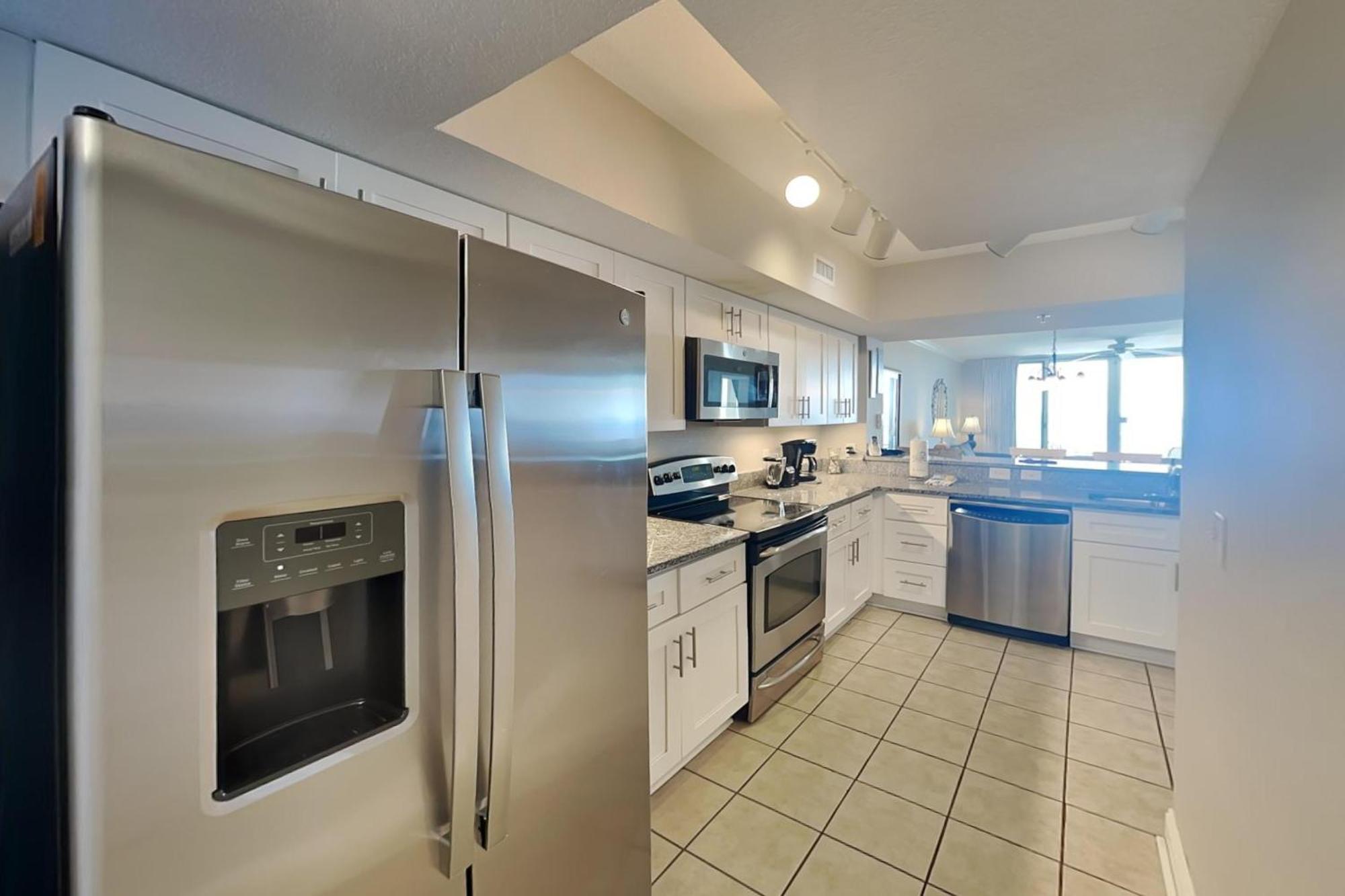 Emerald 1030 Apartment *